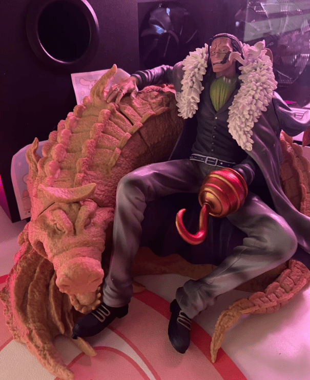 Crocodile One Piece Sitting Posture Action Figure - ZenAnimeMarket